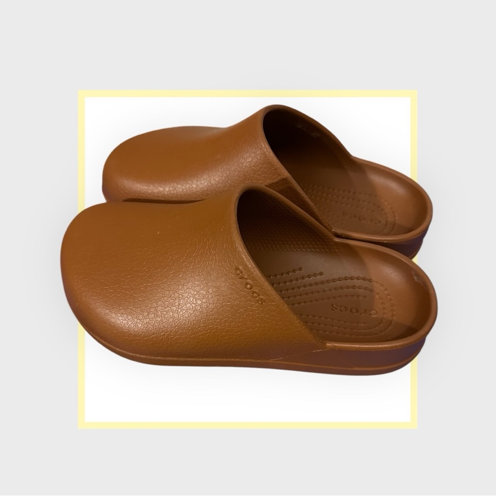 Croc’s Cognac Dylan Clog